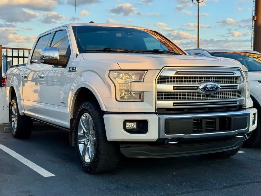 2016 Ford F-150 Platinum photo 1
