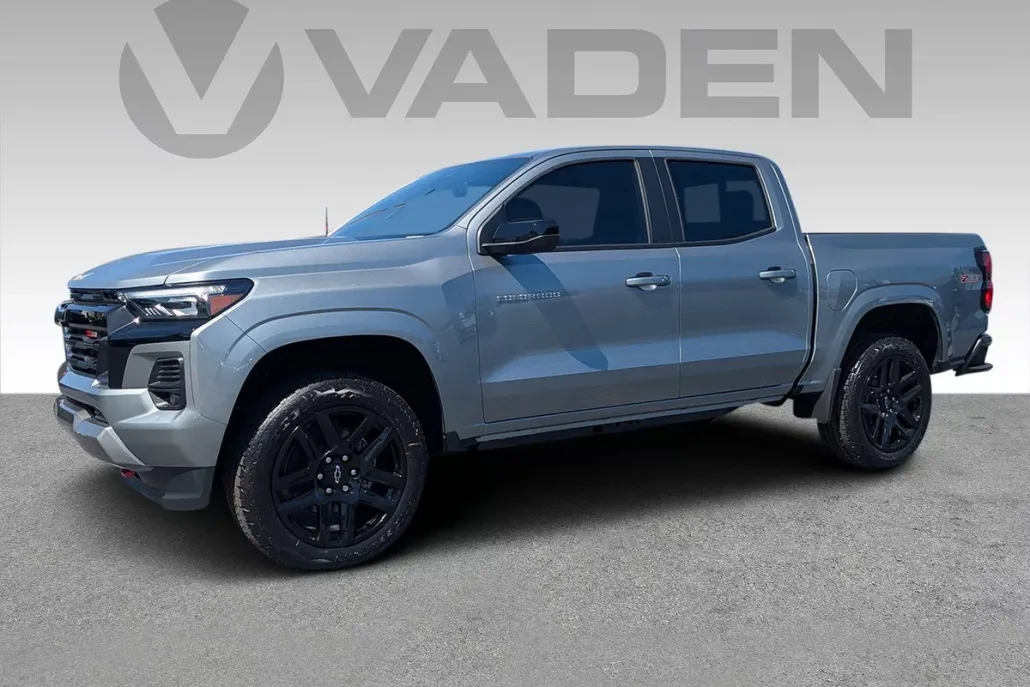 2025 Chevrolet Colorado Z71 photo 1