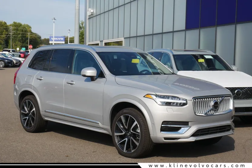 2025 Volvo XC90 T8 photo 1