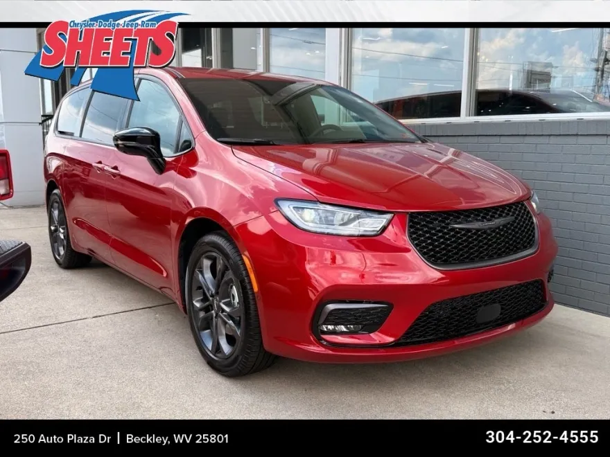 2026 Chrysler Pacifica photo 1