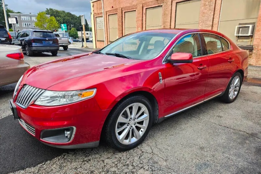 2009 Lincoln MKS photo 1