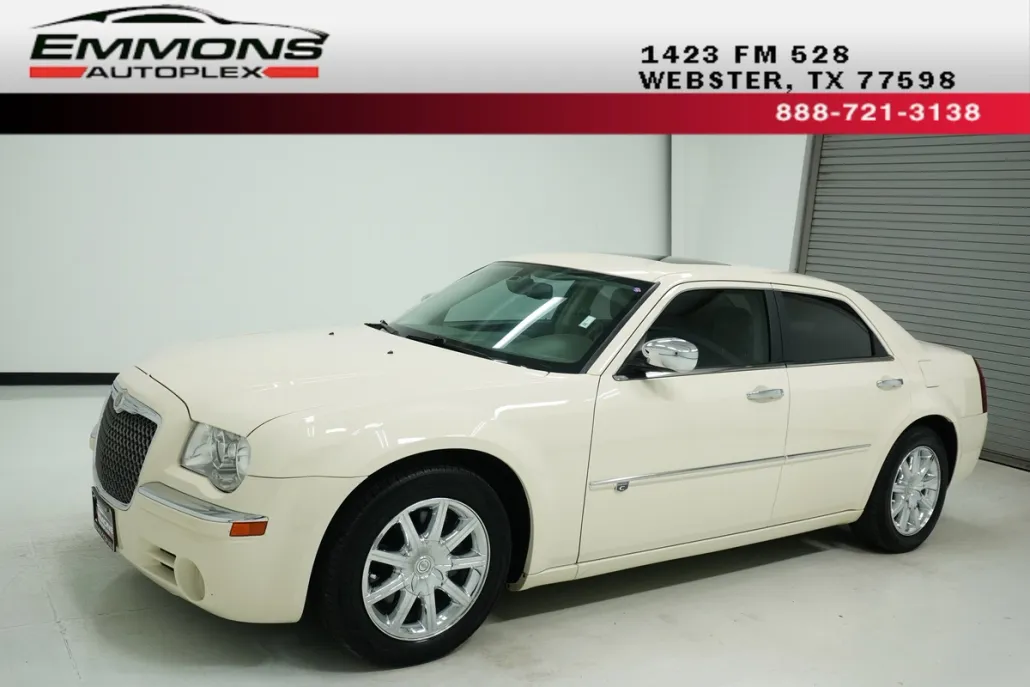 2010 Chrysler 300 C photo 1