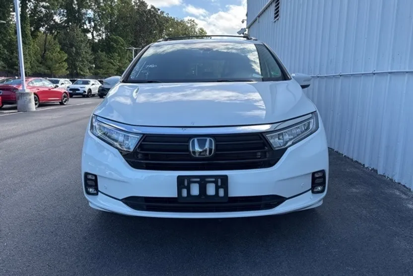2022 Honda Odyssey Touring photo 1