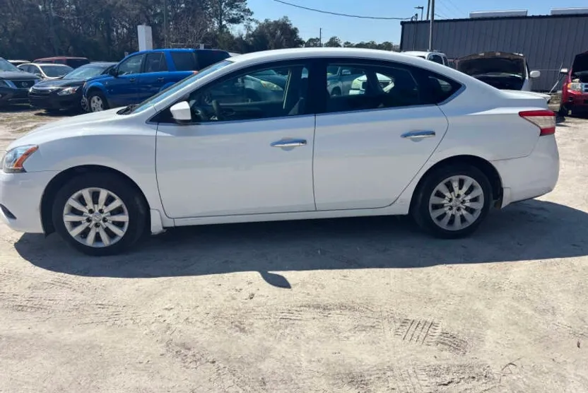 2015 Nissan Sentra S photo 1
