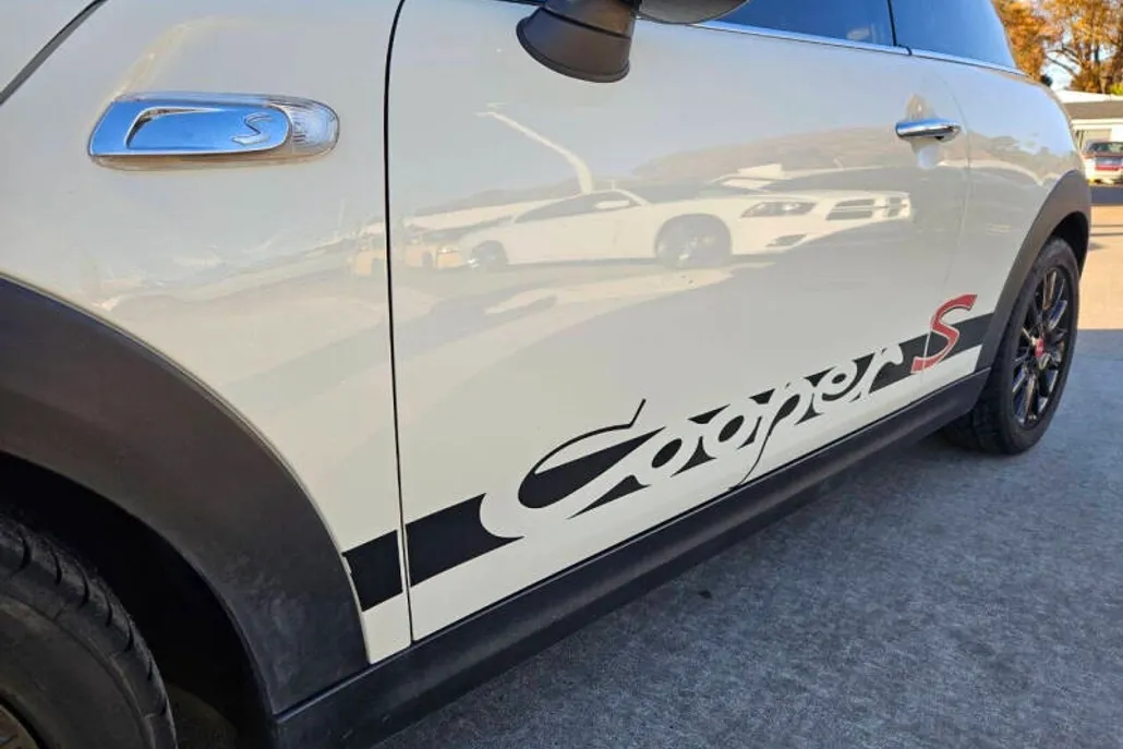 2015 Mini Cooper 2 Door Hardtop S photo 1