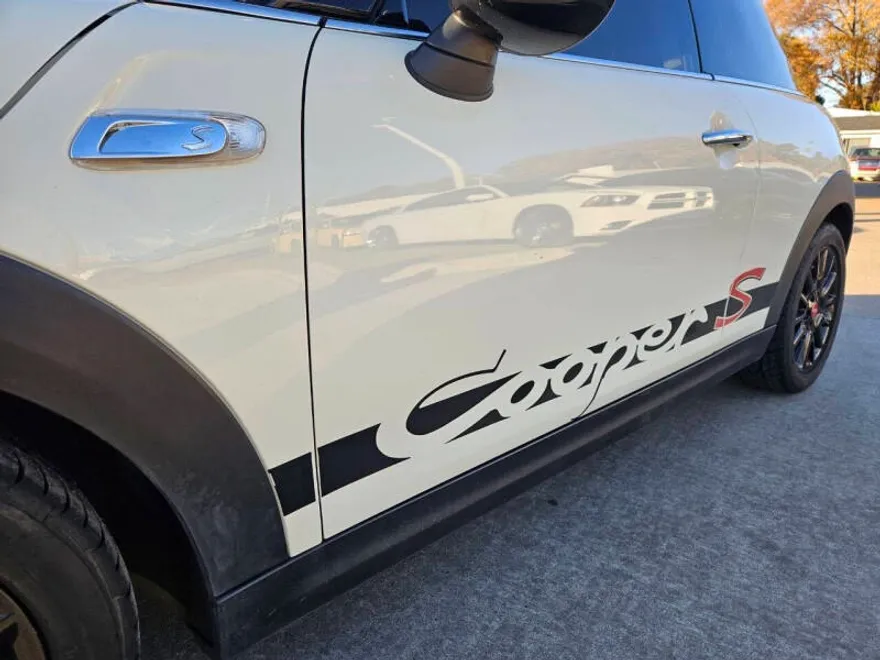 2015 Mini Cooper 2 Door Hardtop S photo 1