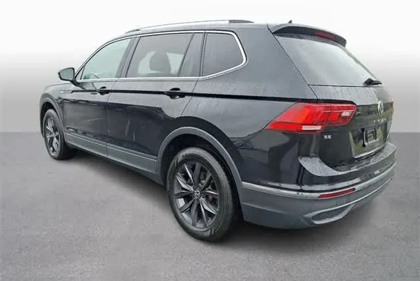 2022 Volkswagen Tiguan SE photo 1