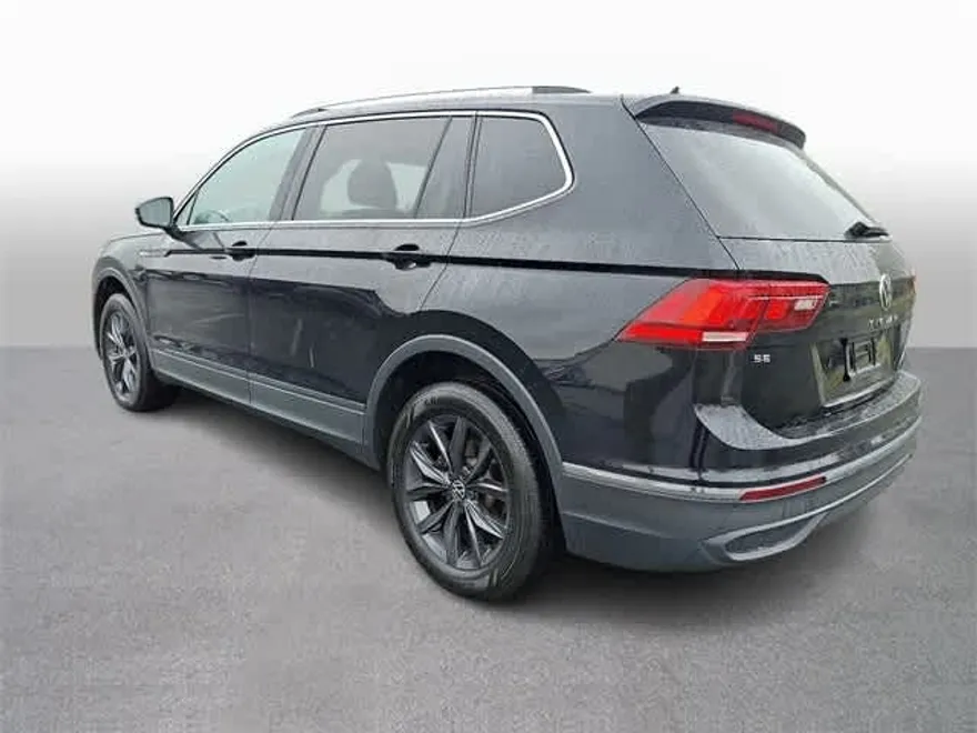 2022 Volkswagen Tiguan SE photo 1