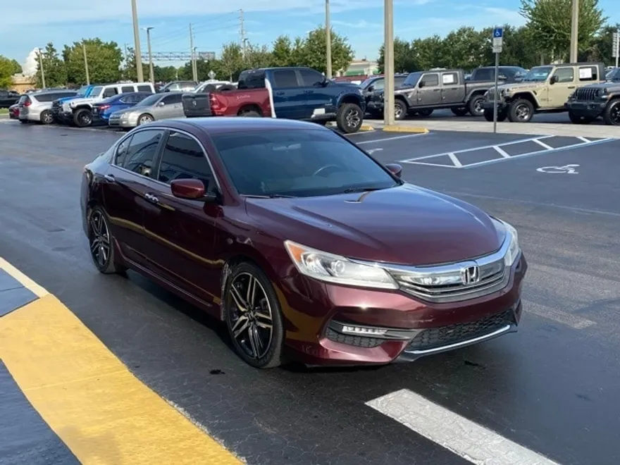 2017 Honda Accord Sport photo 1