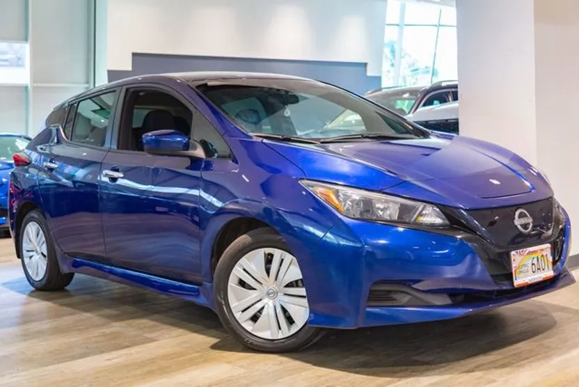2024 Nissan Leaf S photo 1