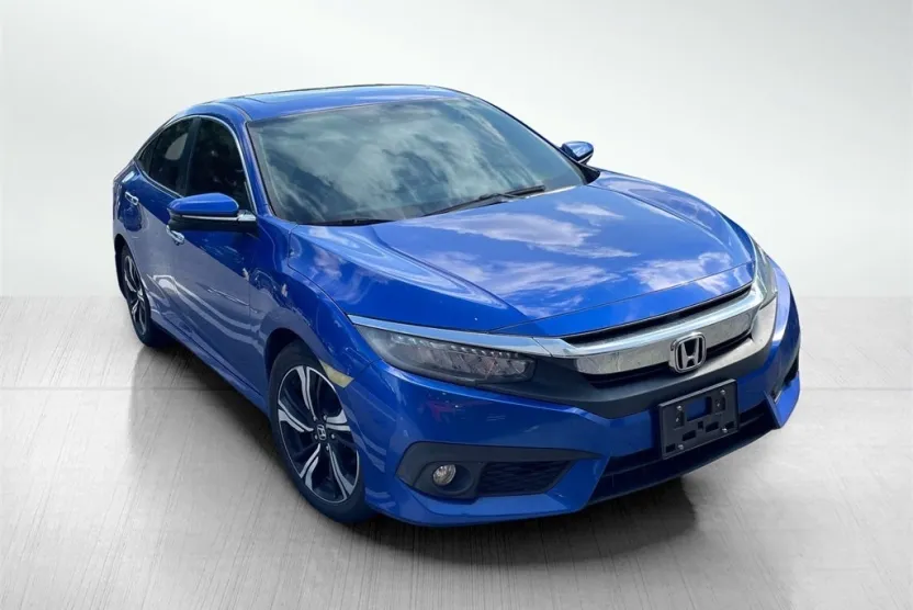 2017 Honda Civic Touring photo 1