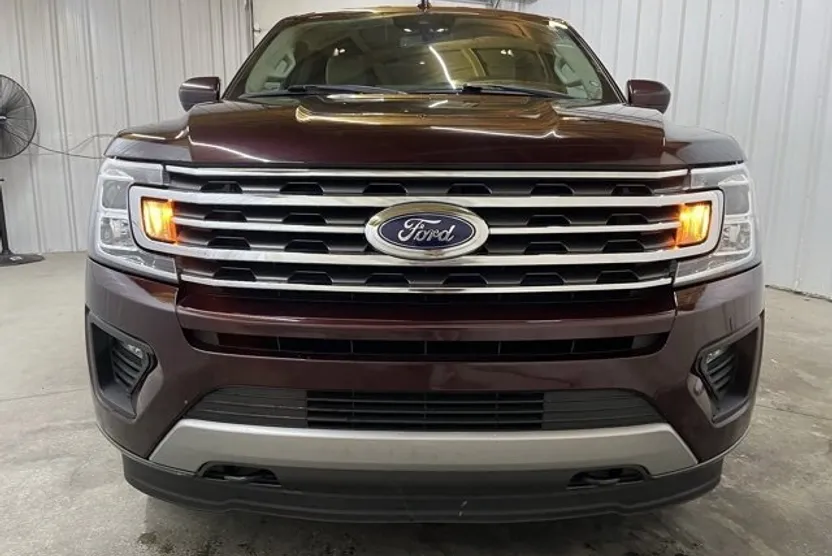 2020 Ford Expedition XLT photo 1