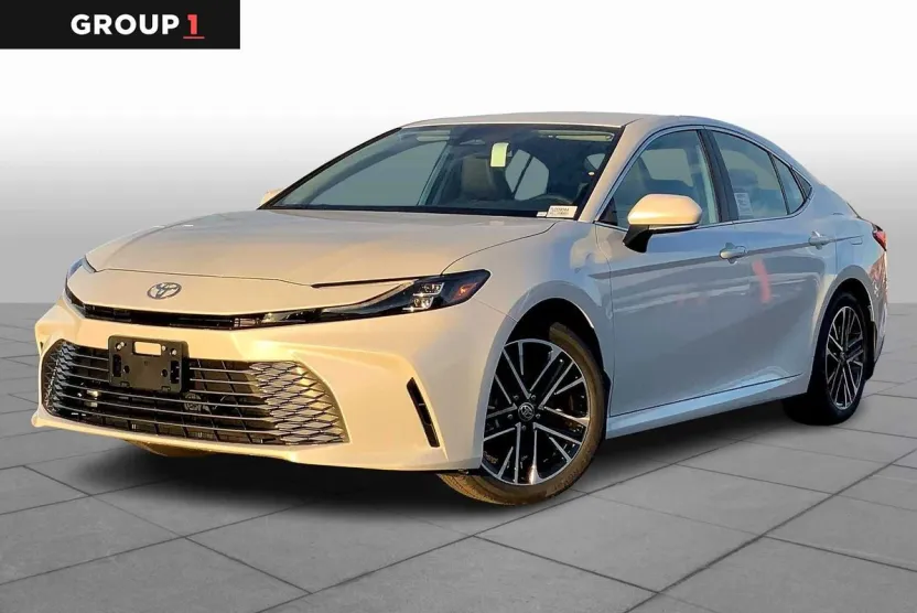 2026 Toyota Camry XLE photo 1