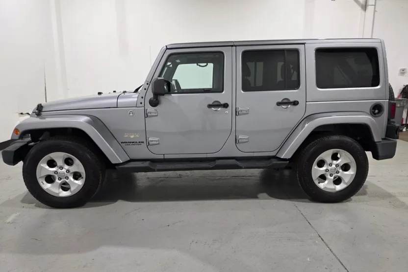 2015 Jeep Wrangler Unlimited Sahara photo 1