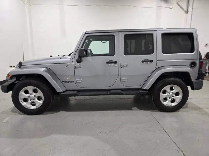 2015 Jeep Wrangler Unlimited Sahara photo 1