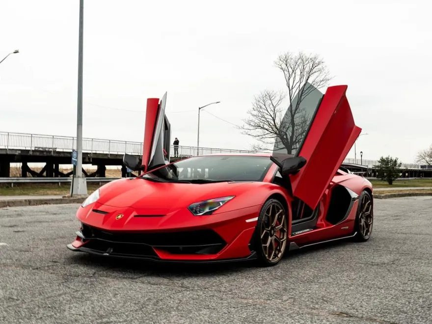 2021 Lamborghini Aventador SVJ photo 1
