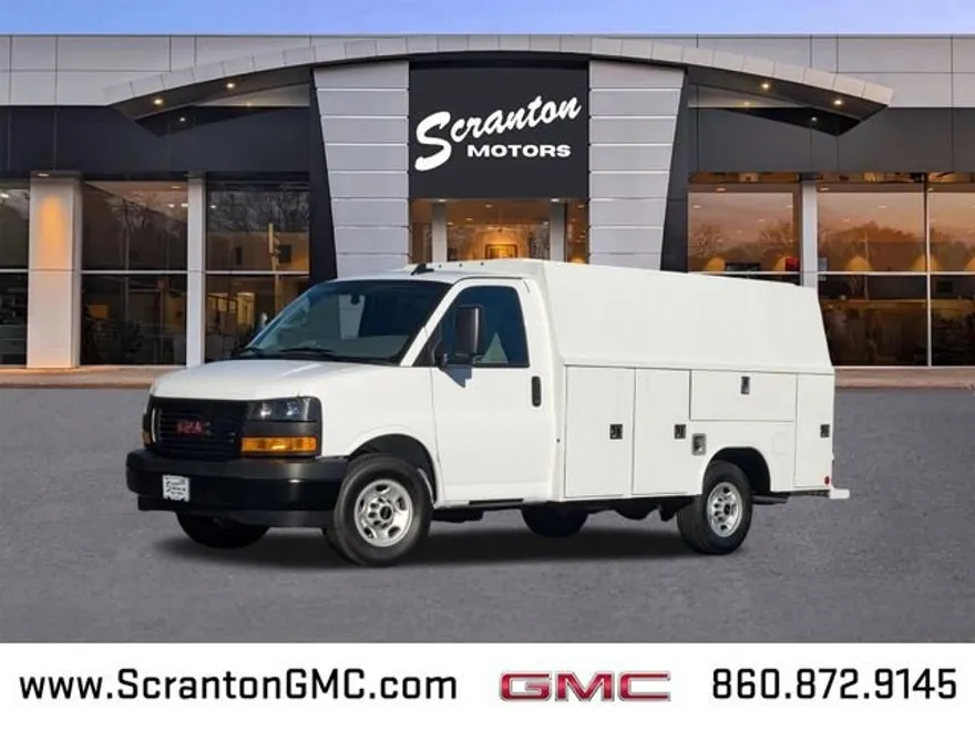 2024 Gmc Savana 3500 Cutaway photo 1
