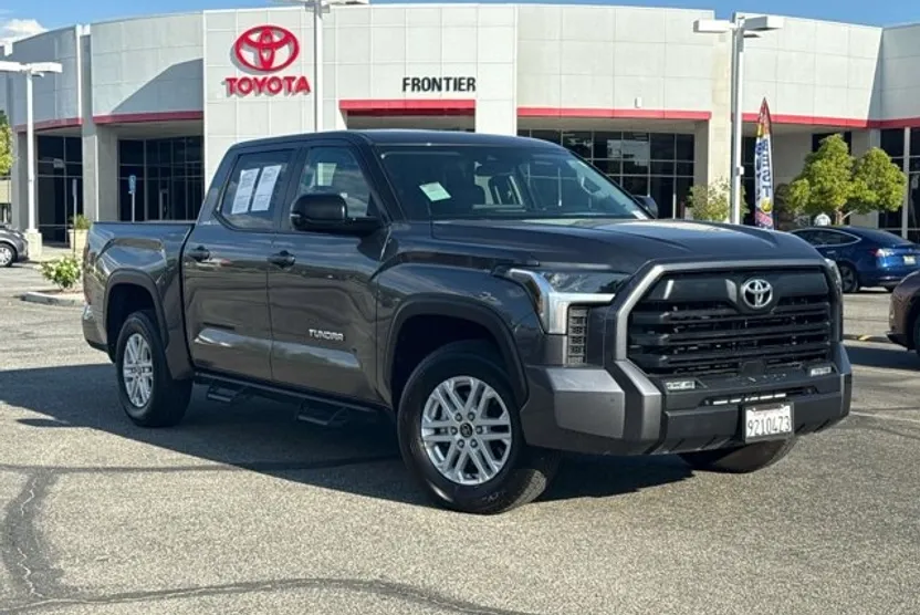2024 Toyota Tundra SR5 photo 1