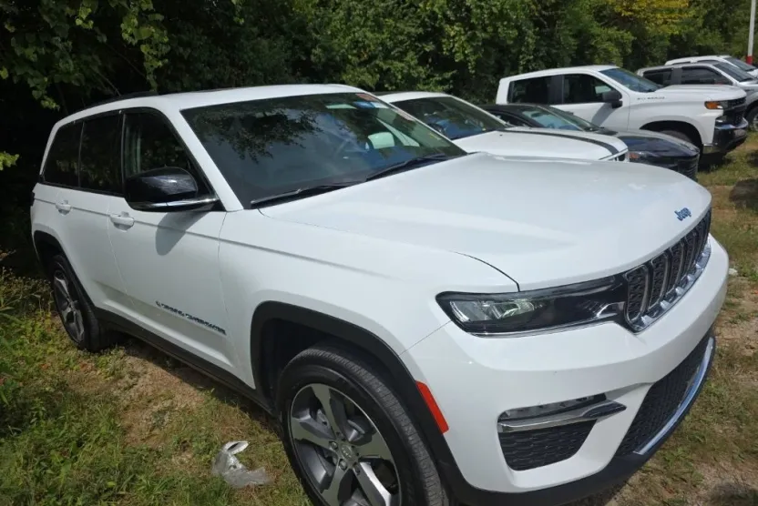 2022 Jeep Grand Cherokee Limited 4xe photo 1
