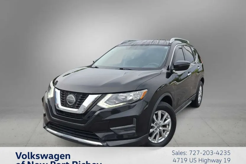 2018 Nissan Rogue SV photo 1