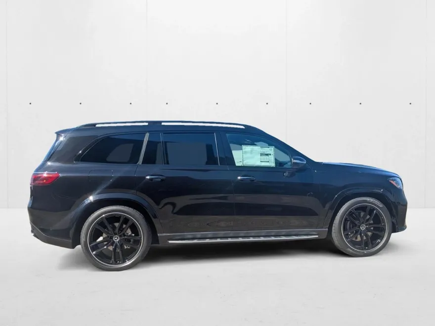 2026 Mercedes Benz GLS 450 4MATIC photo 1