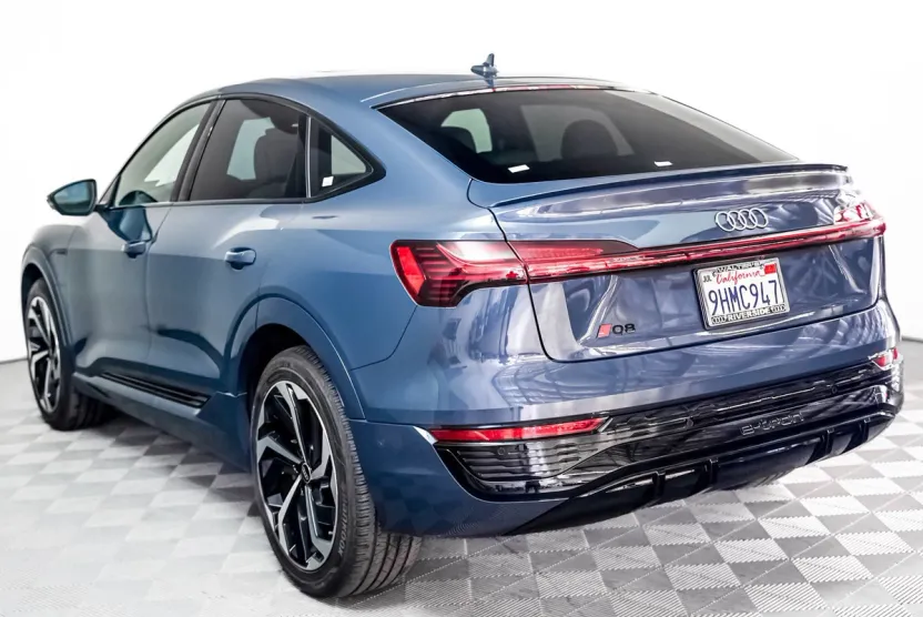 2024 Audi Q8 E-tron line Premium Plus photo 1