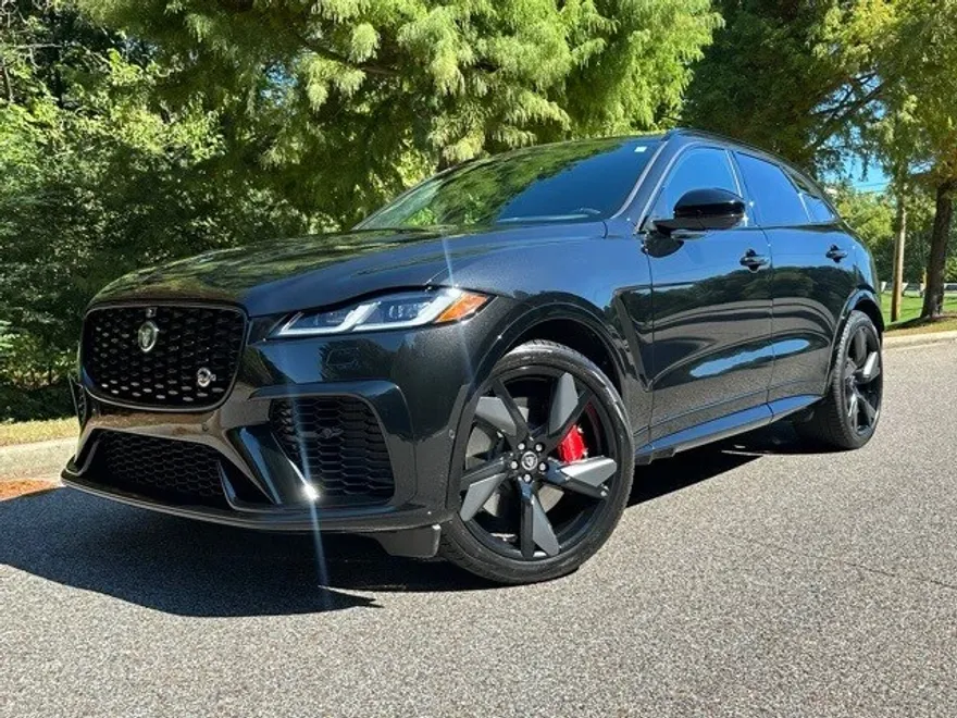 2025 Jaguar F-PACE SVR photo 1