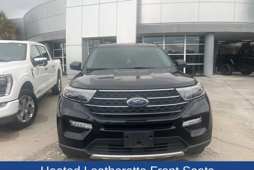 2022 Ford Explorer XLT photo 1