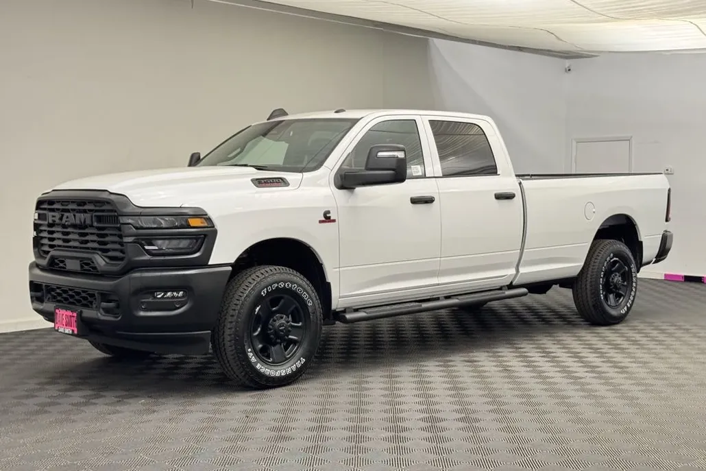 2025 Ram 3500 Tradesman photo 1