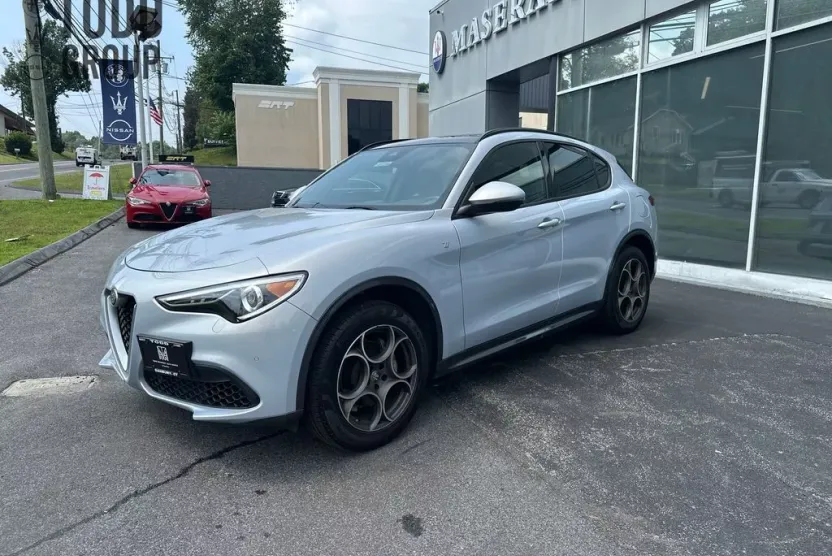 2022 Alfa Romeo Stelvio Ti photo 1