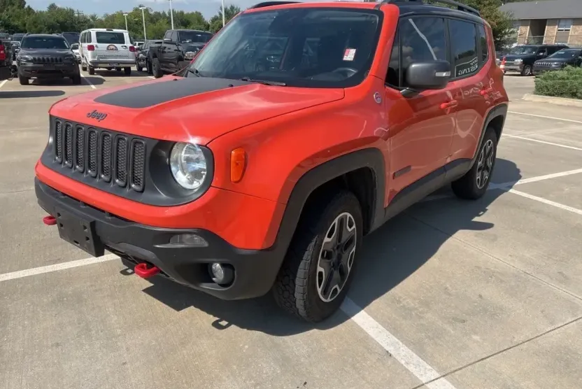 2015 Jeep Renegade Trailhawk photo 1