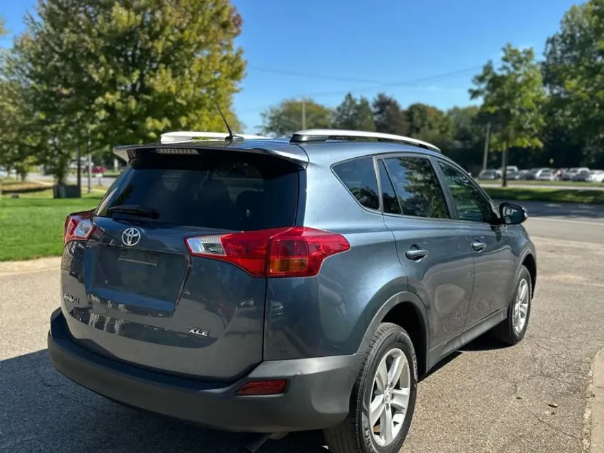 2014 Toyota RAV4 XLE Sport photo 1