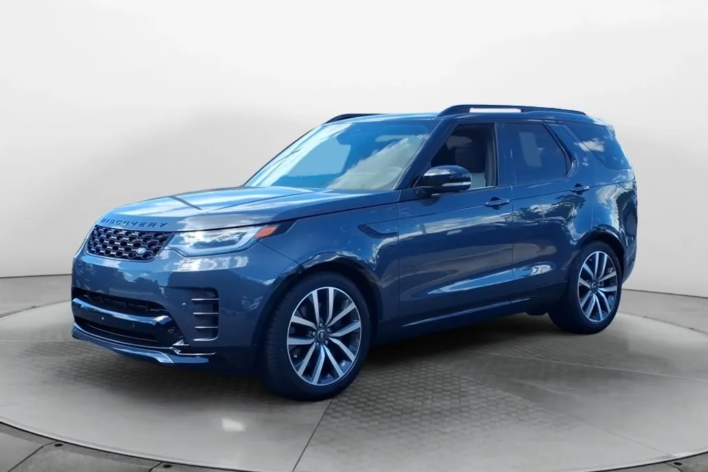 2024 Land Rover Discovery SE photo 1
