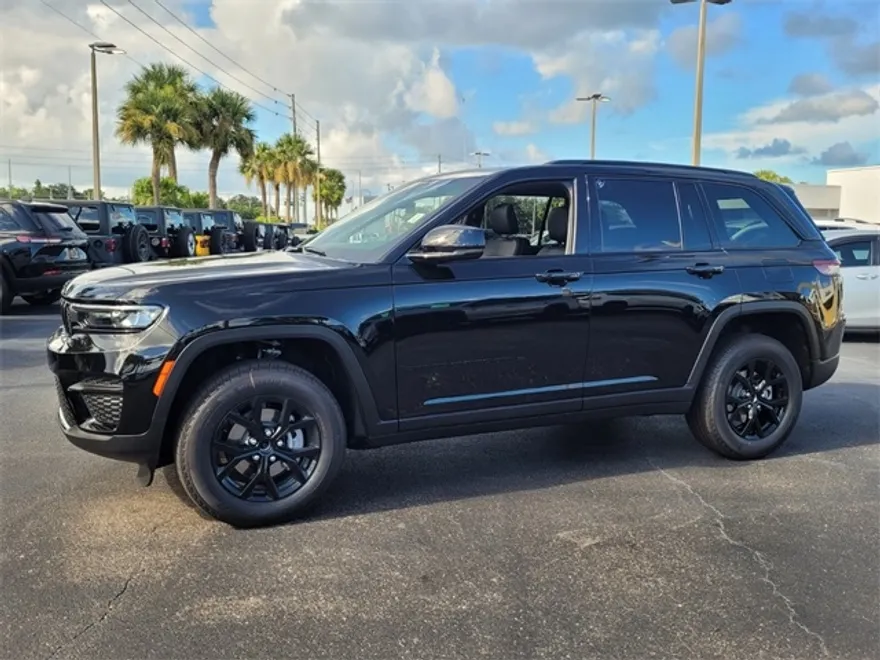 2025 Jeep Grand Cherokee Altitude X photo 1