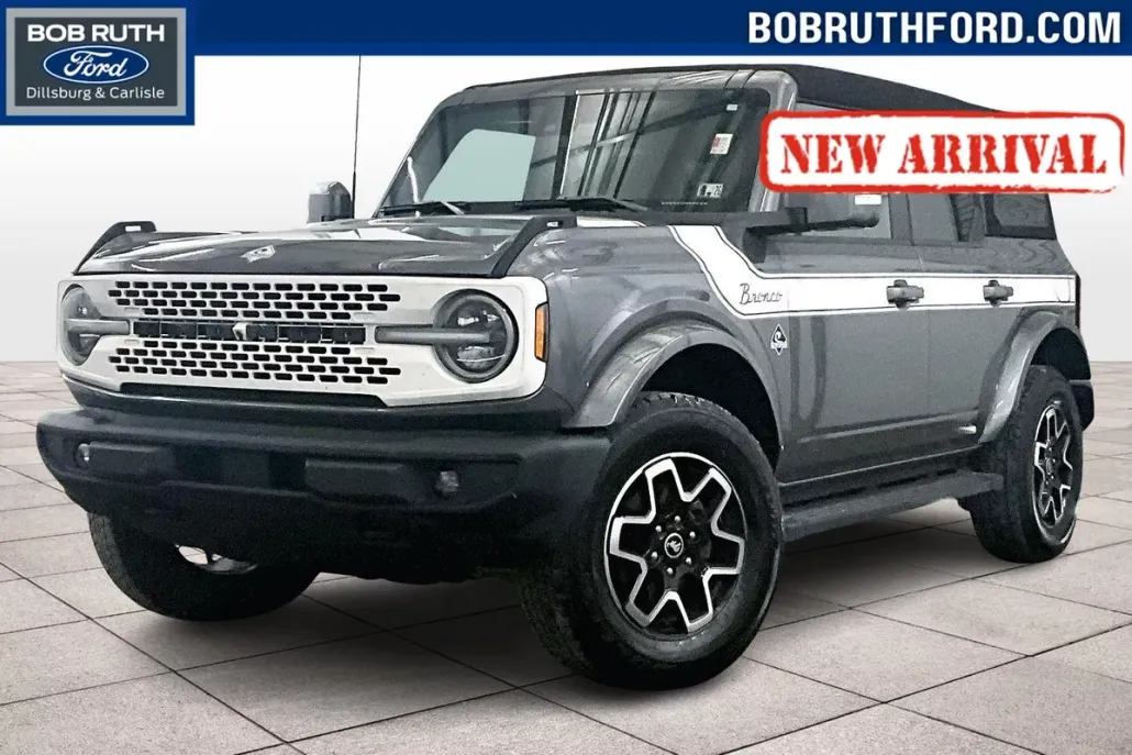 2023 Ford Bronco Outer Banks photo 1