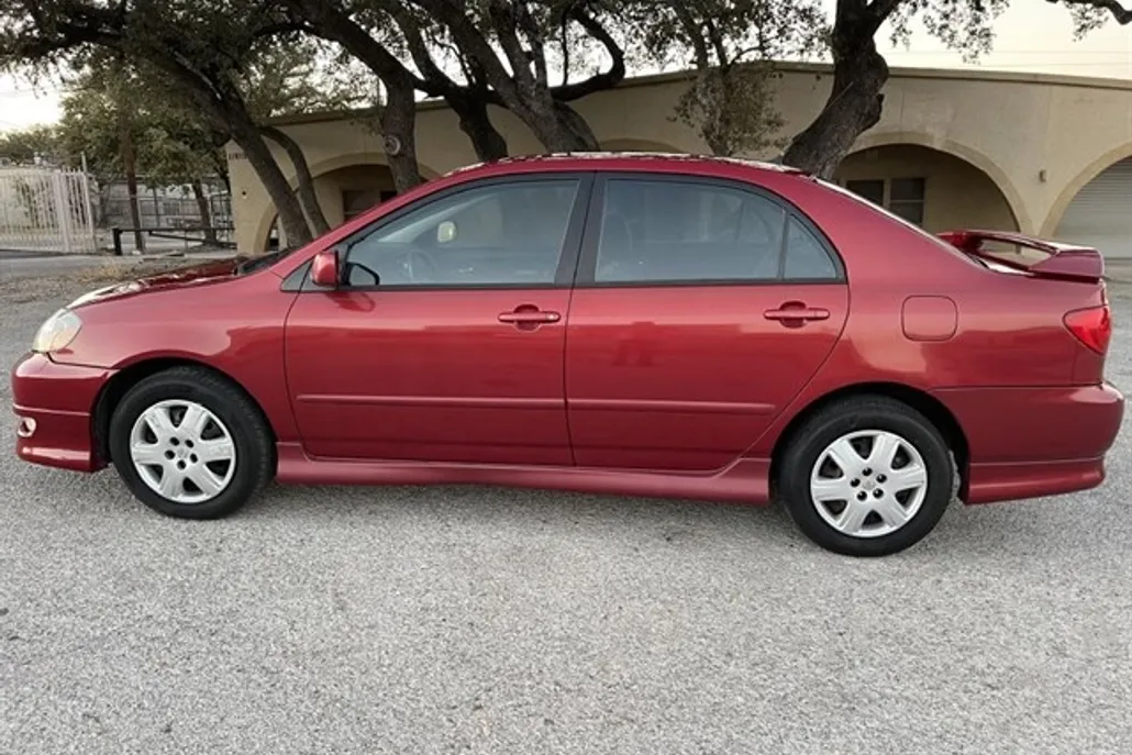 2005 Toyota Corolla S photo 1