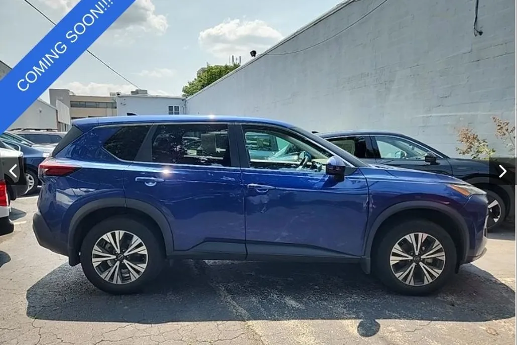 2022 Nissan Rogue SV photo 1