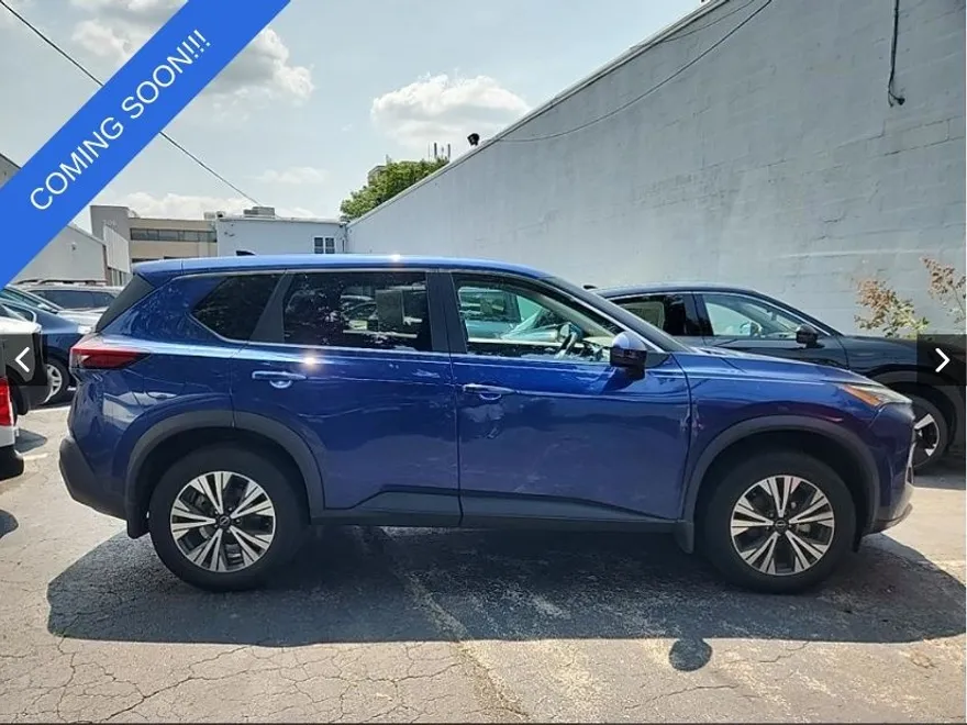 2022 Nissan Rogue SV photo 1