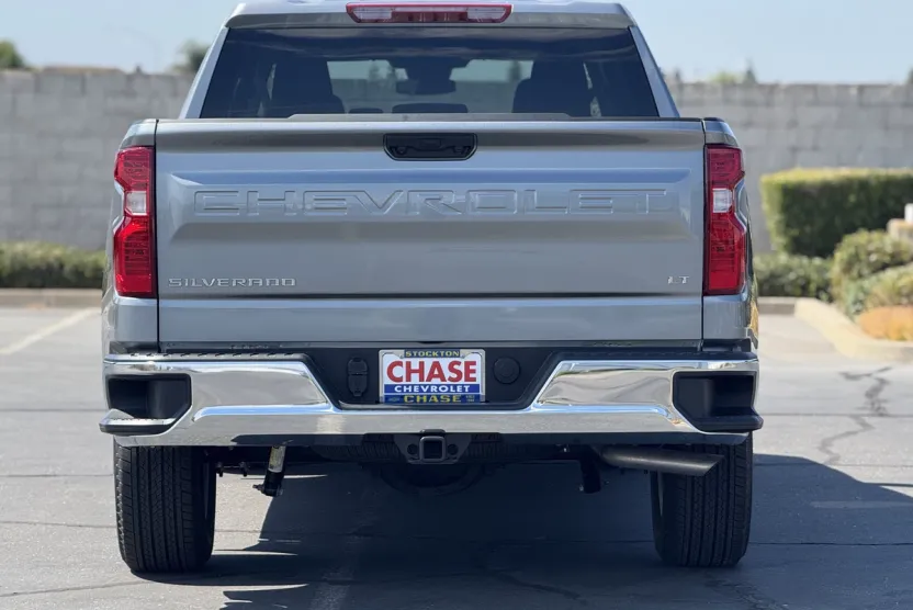 2026 Chevrolet Silverado 1500 LT photo 1