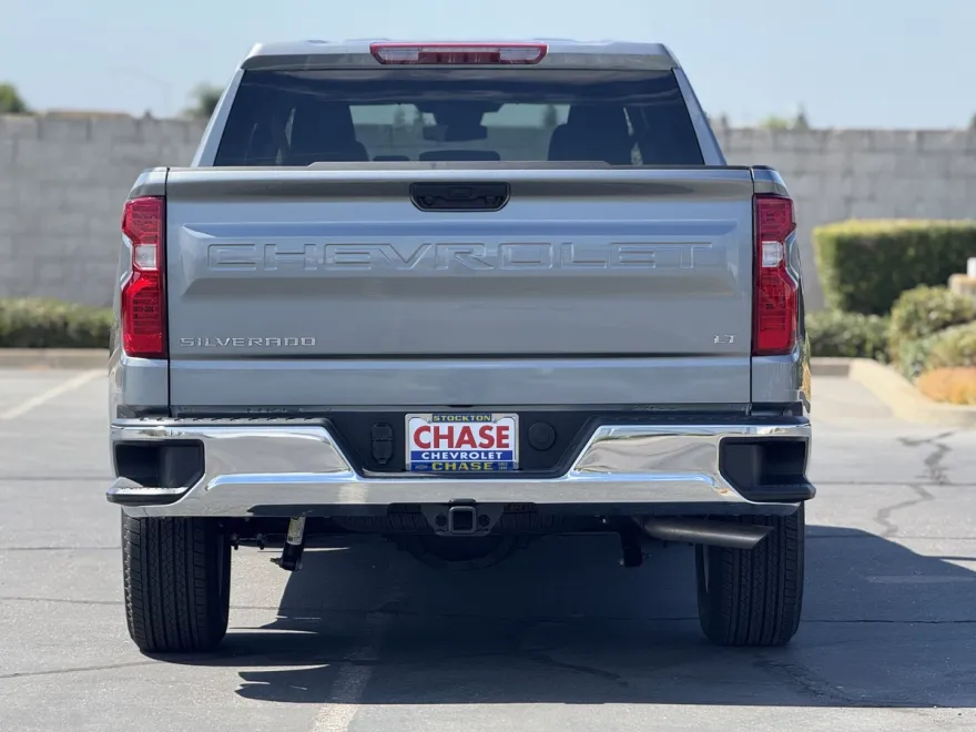 2026 Chevrolet Silverado 1500 LT photo 1