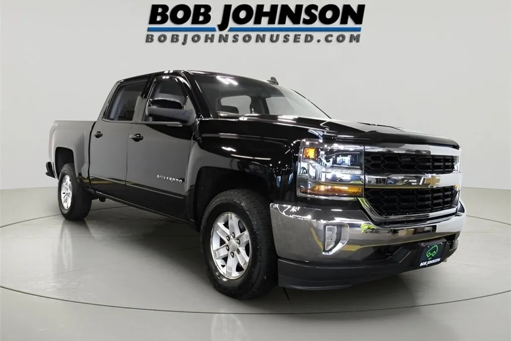 2017 Chevrolet Silverado 1500 LT photo 1