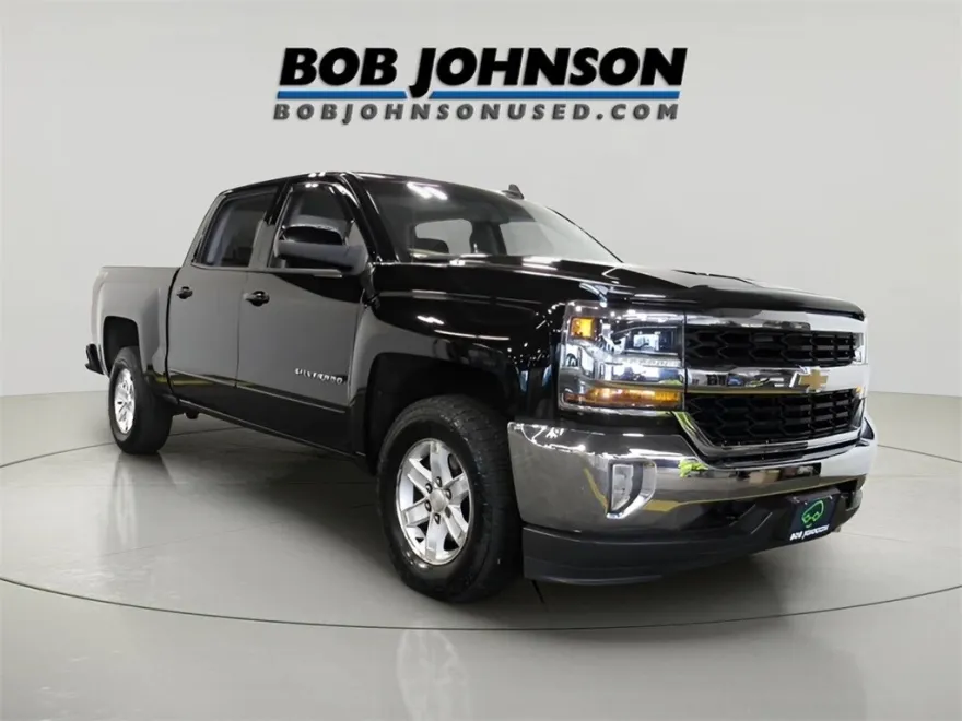 2017 Chevrolet Silverado 1500 LT photo 1