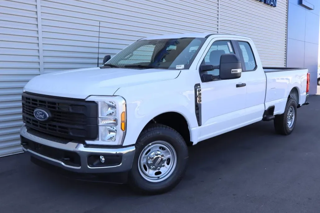 2025 Ford F-250 XL photo 1