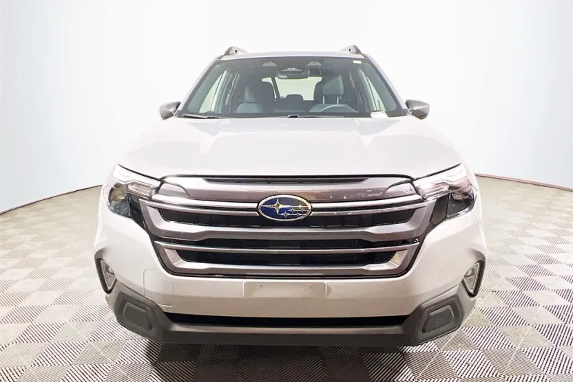 2025 Subaru Forester Premium photo 1