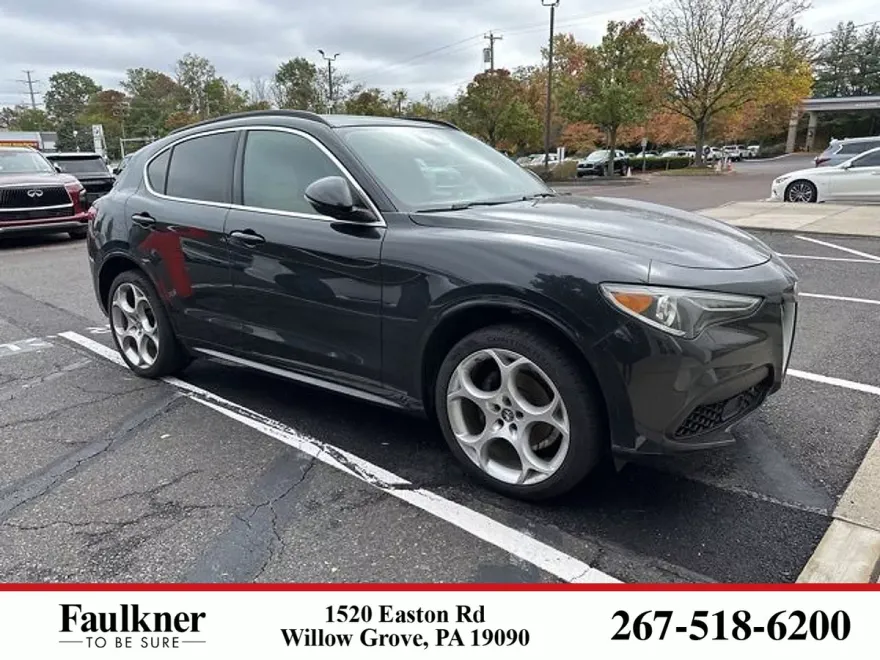2023 Alfa Romeo Stelvio Ti photo 1