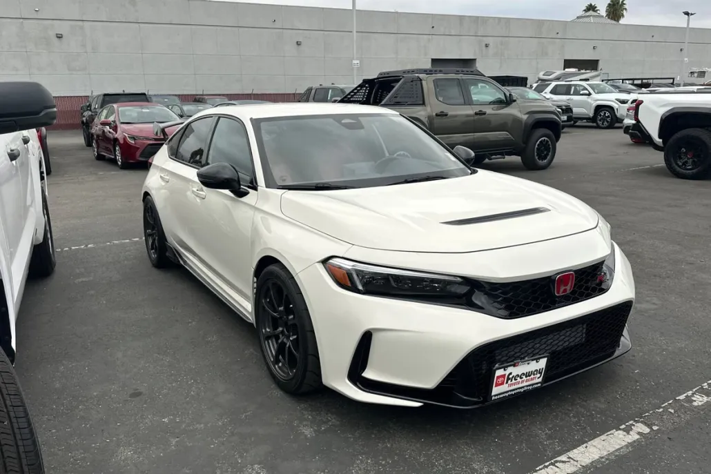 2023 Honda Civic Type R photo 1