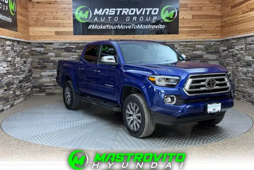 2022 Toyota Tacoma Limited V6 photo 1