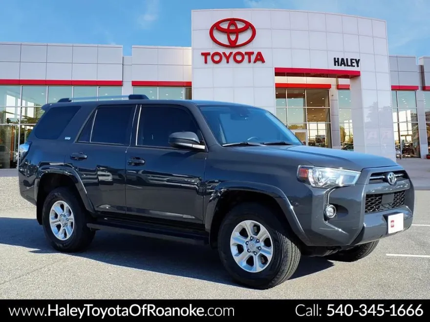 2024 Toyota 4Runner SR5 4WD photo 1