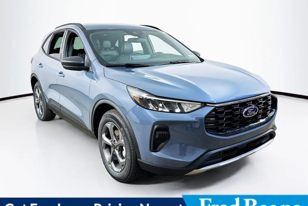 2025 Ford Escape ST-Line photo 1