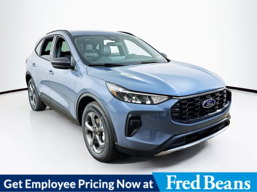2025 Ford Escape ST-Line photo 1